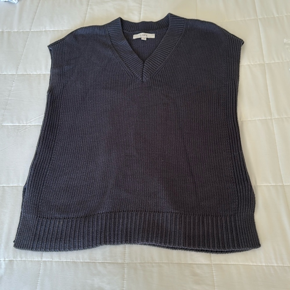 NWOT. LOFT gray vest.